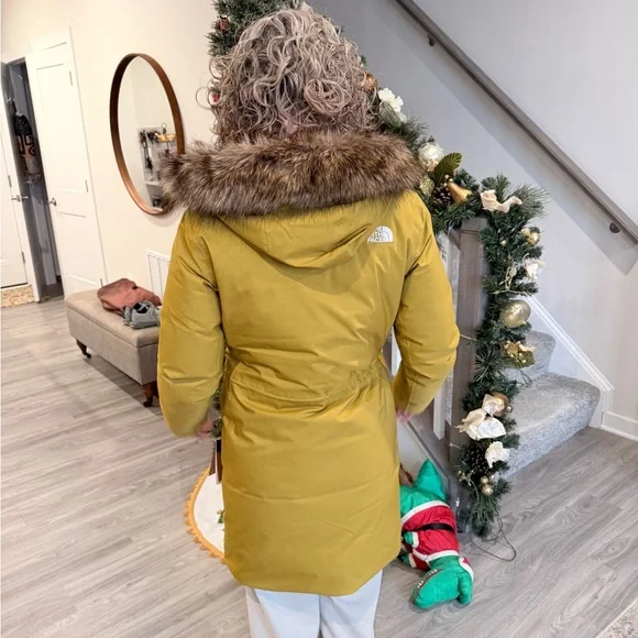 Women’s The North Face Arctic Insulated Parka Amber Green Winter Coat NWT!